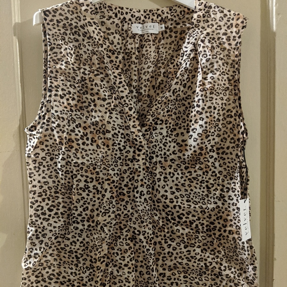 Sleeveless blouse